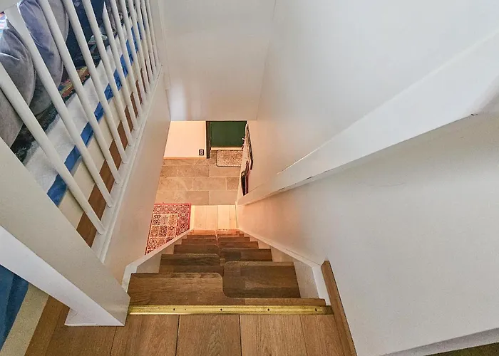 Apartamento 5 Bedroom Cozy In